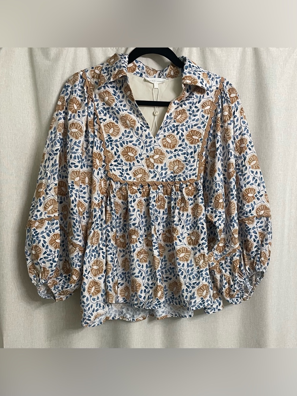 Entro Floral Babydoll Blouse Medium Puff Sleeve Scalloped Trim Boho Cottagecore